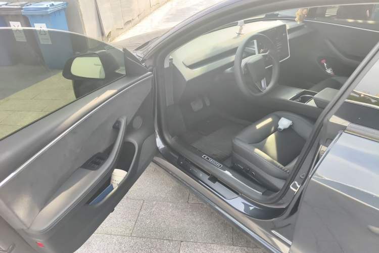 Used Tesla Model 3 2023 Long-Range All-Wheel-Drive Version Driver Seat