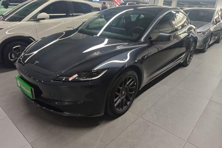 Tesla Model 3 2023 Long-Range All-Wheel-Drive Version