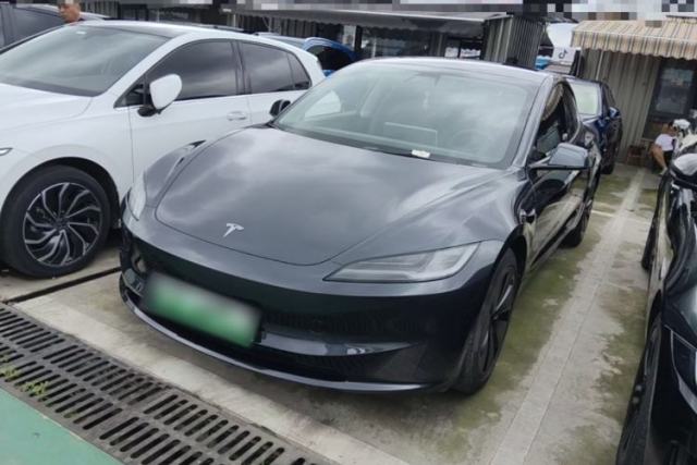 Używany Tesla Model 3 2023 Rear-Wheel-Drive Version