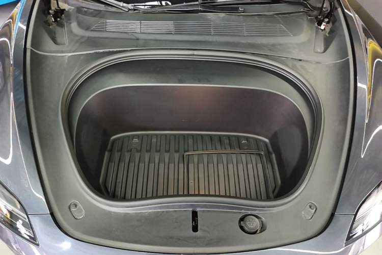 Used Tesla Model 3 2023 Rear-Wheel-Drive Version Engine Bay