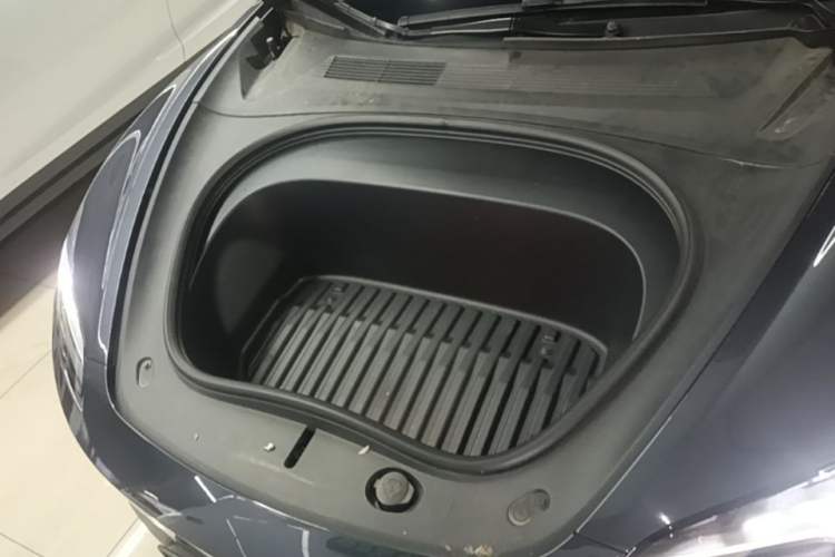Used Tesla Model 3 2023 Rear-Wheel-Drive Version Engine Bay