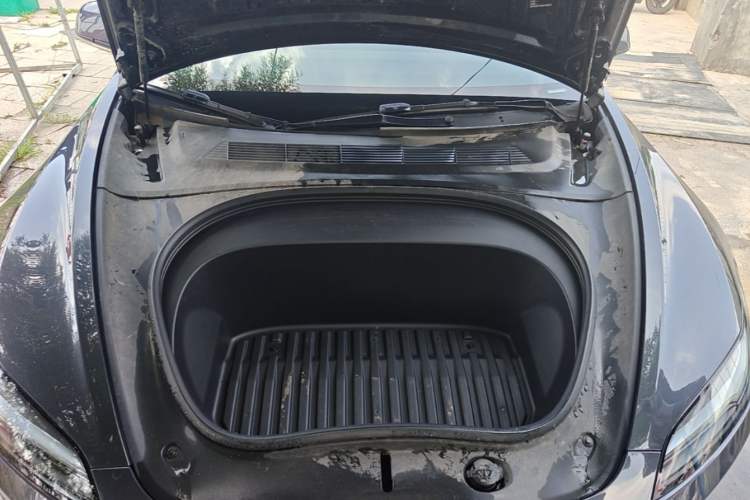 Used Tesla Model 3 2023 Rear-Wheel-Drive Version Engine Bay