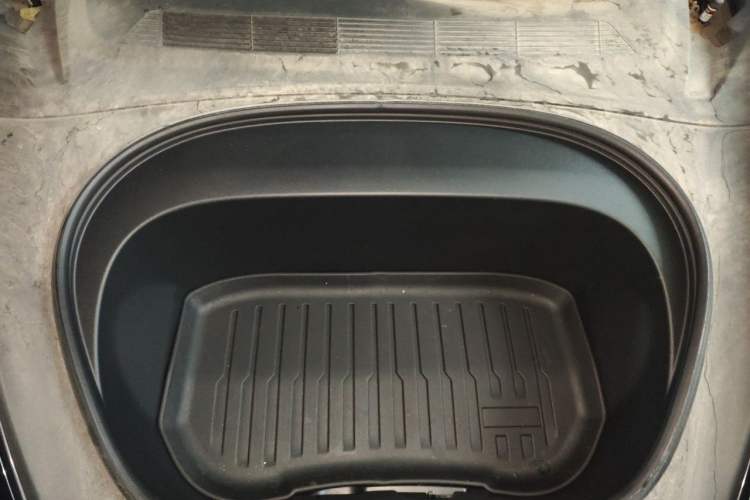 Used Tesla Model 3 2023 Rear-Wheel-Drive Version Engine Bay