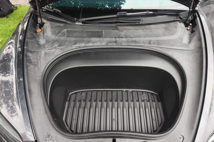 Used Tesla Model 3 2023 Rear-Wheel-Drive Version Engine Bay