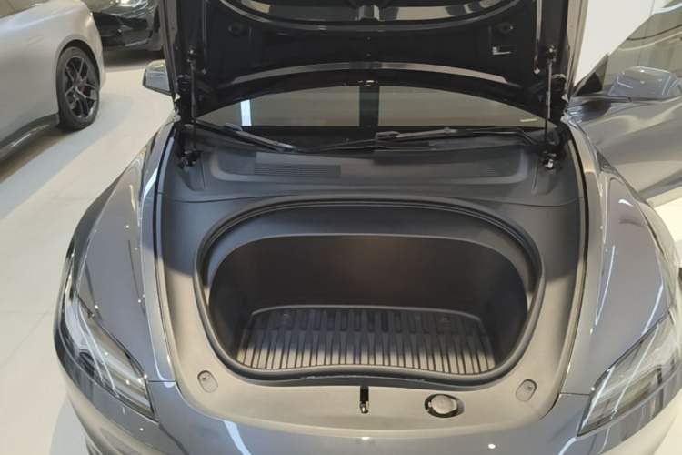 Used Tesla Model 3 2023 Rear-Wheel-Drive Version Engine Bay