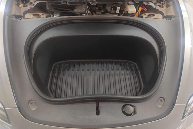 Used Tesla Model 3 2023 Rear-Wheel-Drive Version Engine Bay