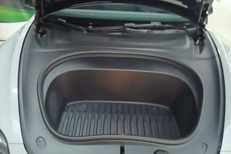 Used Tesla Model 3 2023 Rear-Wheel-Drive Version Engine Bay