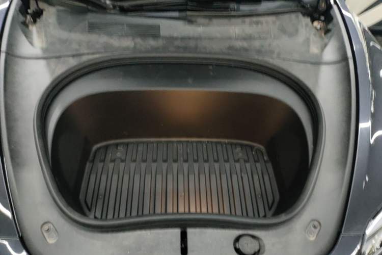 Used Tesla Model 3 2023 Rear-Wheel-Drive Version Engine Bay