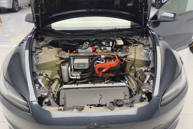 Used Tesla Model 3 2023 Long-Range All-Wheel-Drive Version Engine Bay