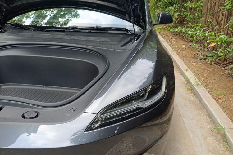 Used Tesla Model 3 2023 Long-Range All-Wheel-Drive Version Engine Bay Left