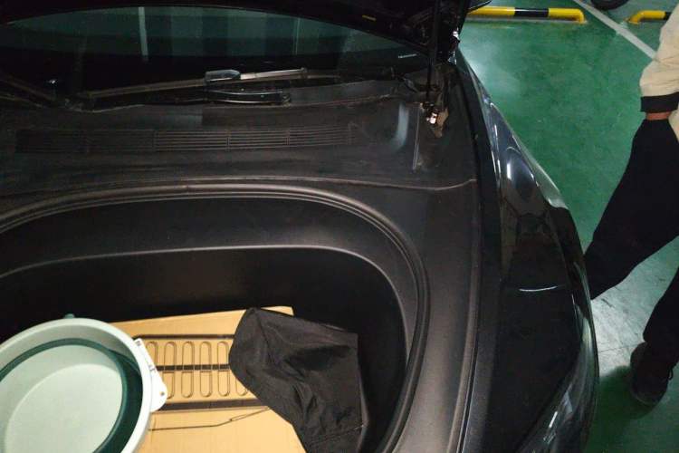 Used Tesla Model 3 2023 Rear-Wheel-Drive Version Engine Bay Left
