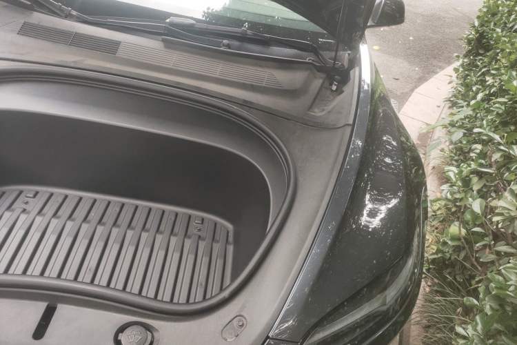 Used Tesla Model 3 2023 Rear-Wheel-Drive Version Engine Bay Left