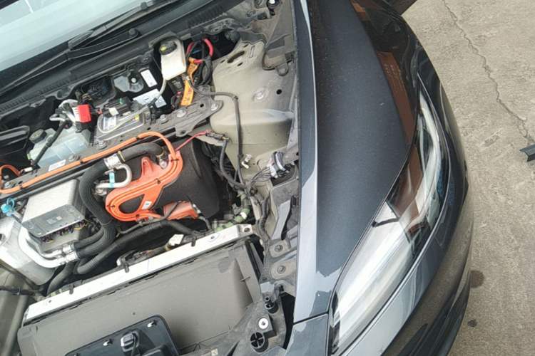 Used Tesla Model 3 2023 Rear-Wheel-Drive Version Engine Bay Left