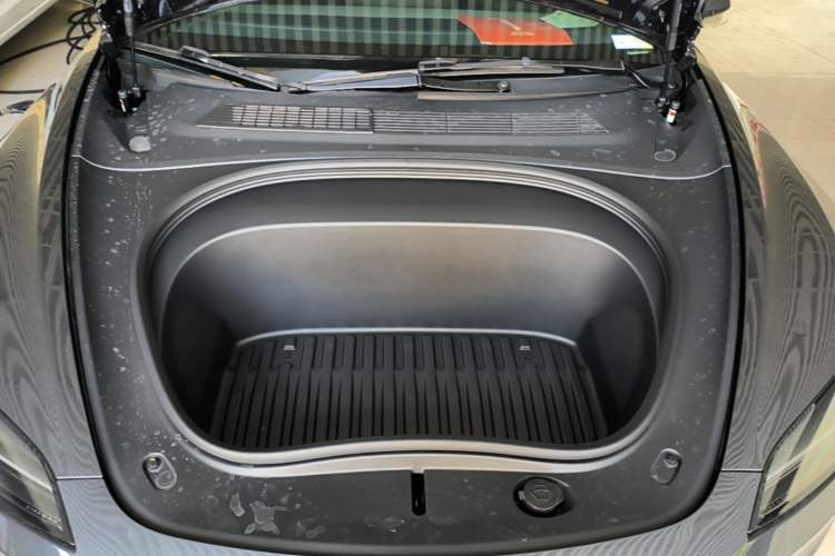 Used Tesla Model 3 2023 Rear-Wheel-Drive Version Engine Bay