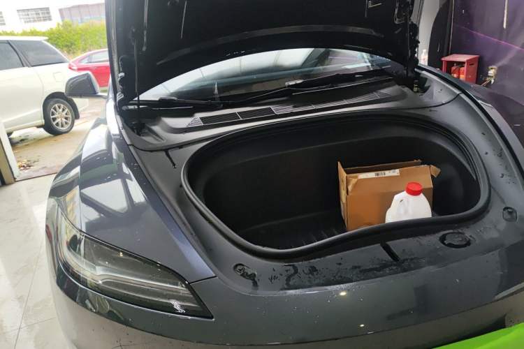 Used Tesla Model 3 2023 Rear-Wheel-Drive Version Engine Bay Right