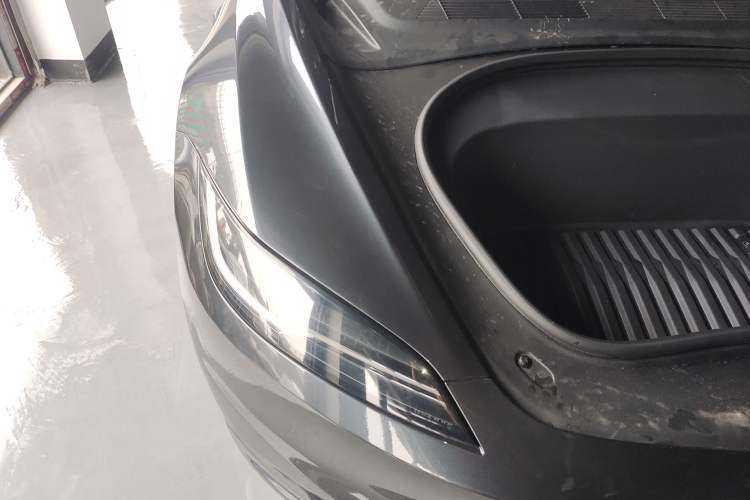 Used Tesla Model 3 2023 Rear-Wheel-Drive Version Engine Bay Right