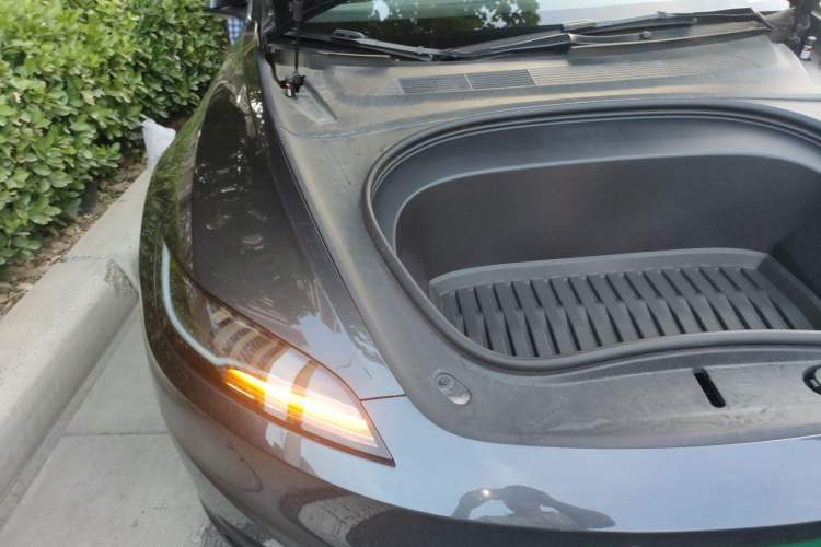 Used Tesla Model 3 2023 Rear-Wheel-Drive Version Engine Bay Right