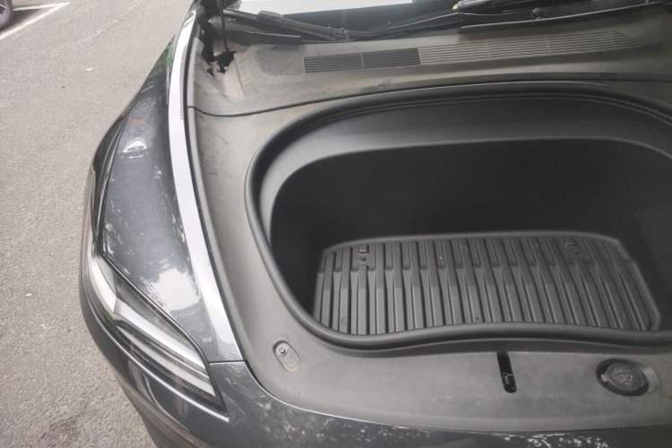 Used Tesla Model 3 2023 Rear-Wheel-Drive Version Engine Bay Right