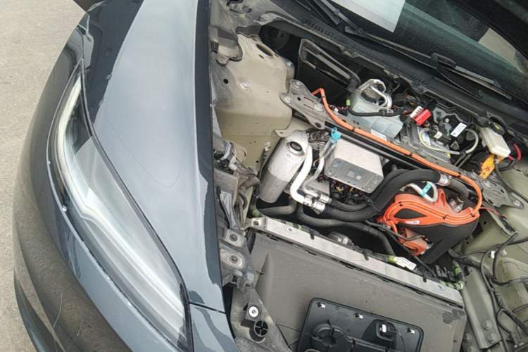 Used Tesla Model 3 2023 Rear-Wheel-Drive Version Engine Bay Right