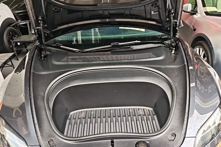 Used Tesla Model 3 2023 Rear-Wheel-Drive Version Engine Bay