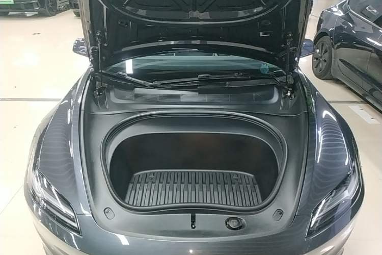 Used Tesla Model 3 2023 Rear-Wheel-Drive Version Engine Bay