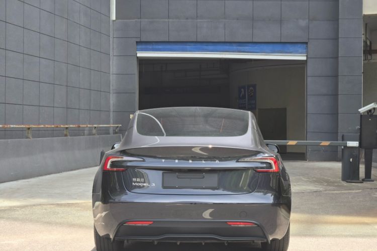 Used Tesla Model 3 2023 Rear-Wheel-Drive Version Exterior 1