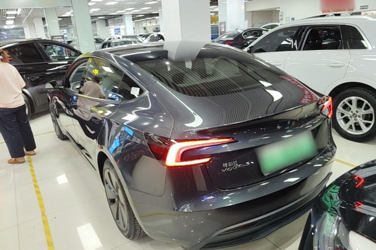 Used Tesla Model 3 2023 Rear-Wheel-Drive Version Exterior 2