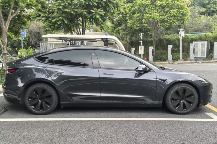 Used Tesla Model 3 2023 Rear-Wheel-Drive Version Exterior 2
