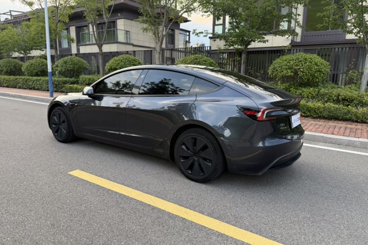 Used Tesla Model 3 2023 Rear-Wheel-Drive Version Exterior 2