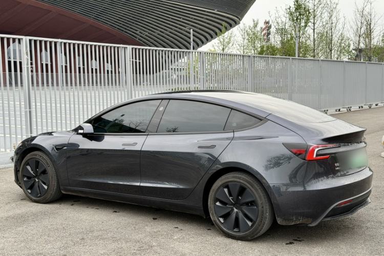 Used Tesla Model 3 2023 Rear-Wheel-Drive Version Exterior 2
