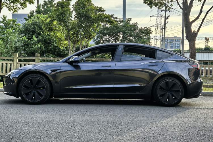 Used Tesla Model 3 2023 Long-Range All-Wheel-Drive Version Exterior 2