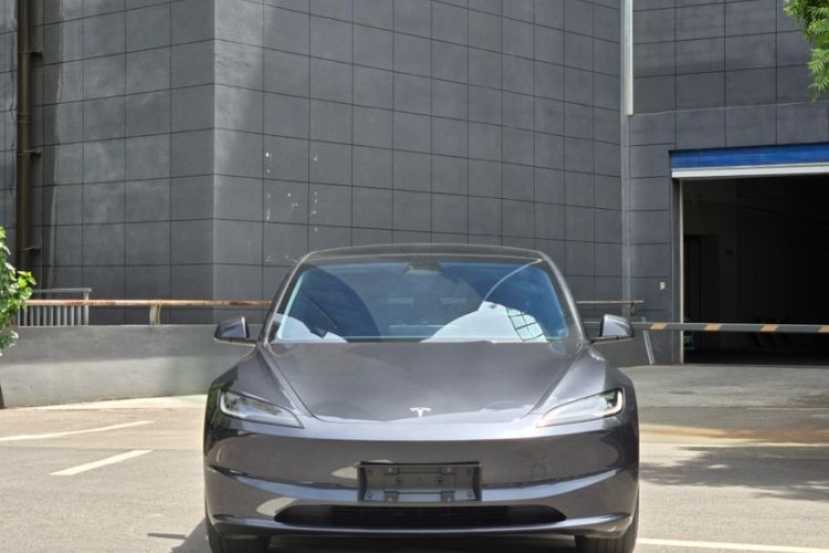 Used Tesla Model 3 2023 Rear-Wheel-Drive Version Exterior 2
