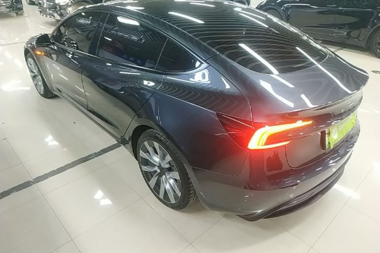 Used Tesla Model 3 2023 Rear-Wheel-Drive Version Exterior 2