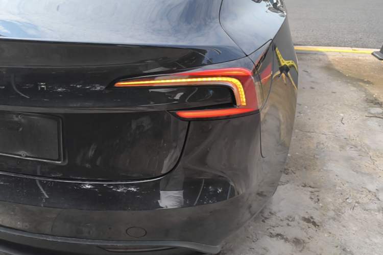Used Tesla Model 3 2023 Rear-Wheel-Drive Version Exterior 3
