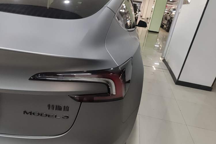 Used Tesla Model 3 2023 Rear-Wheel-Drive Version Exterior 3