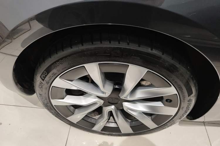 Used Tesla Model 3 2023 Rear-Wheel-Drive Version Exterior 3