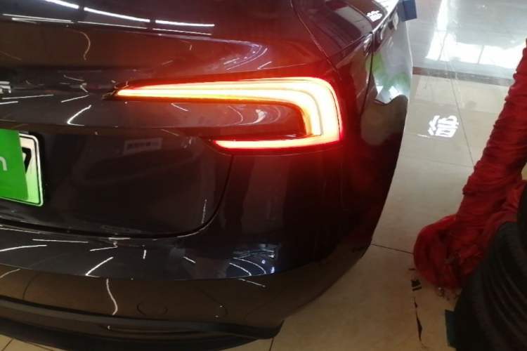 Used Tesla Model 3 2023 Rear-Wheel-Drive Version Exterior 3