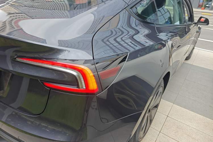 Used Tesla Model 3 2023 Long-Range All-Wheel-Drive Version Exterior 3