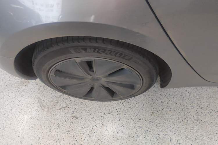 Used Tesla Model 3 2023 Rear-Wheel-Drive Version Exterior 3