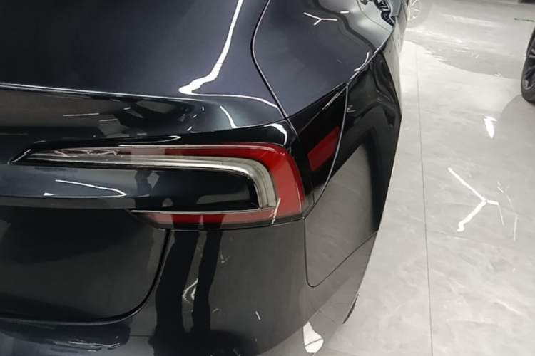 Used Tesla Model 3 2023 Rear-Wheel-Drive Version Exterior 3