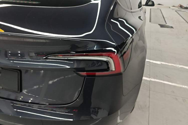 Used Tesla Model 3 2023 Long-Range All-Wheel-Drive Version Exterior 3