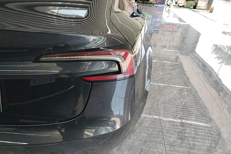 Used Tesla Model 3 2023 Rear-Wheel-Drive Version Exterior 3