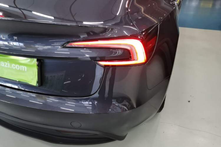 Used Tesla Model 3 2023 Rear-Wheel-Drive Version Exterior 3