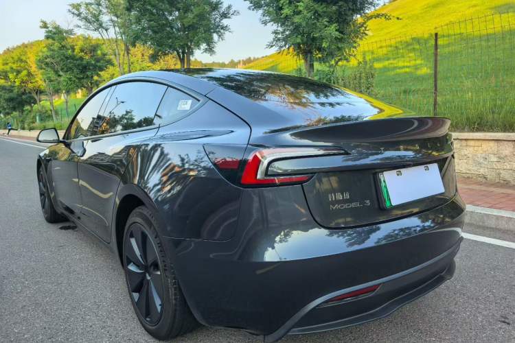Used Tesla Model 3 2023 Rear-Wheel-Drive Version Exterior 3