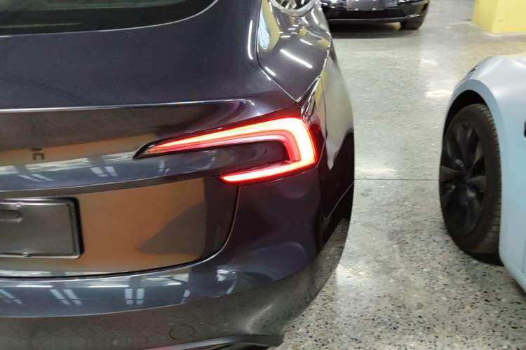 Used Tesla Model 3 2023 Rear-Wheel-Drive Version Exterior 3