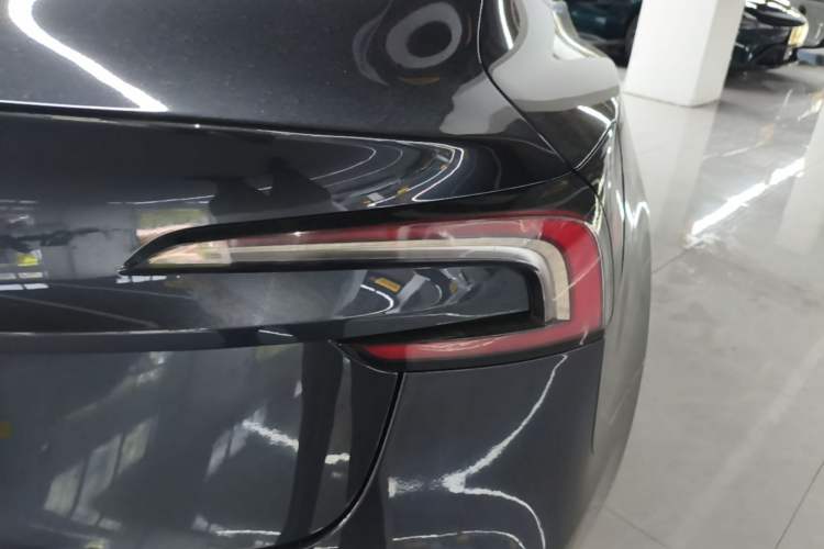 Used Tesla Model 3 2023 Rear-Wheel-Drive Version Exterior 3