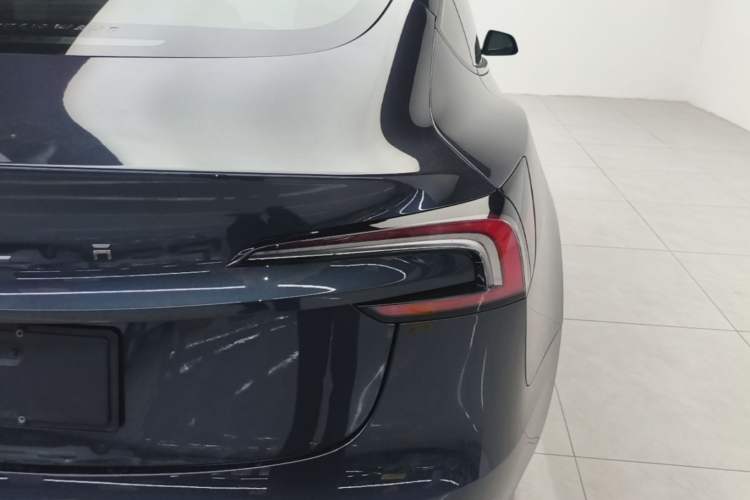 Used Tesla Model 3 2023 Long-Range All-Wheel-Drive Version Exterior 3