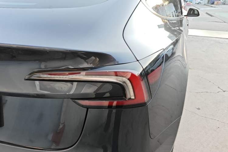 Used Tesla Model 3 2023 Rear-Wheel-Drive Version Exterior 3