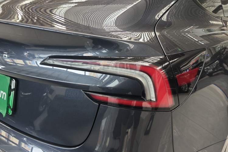 Used Tesla Model 3 2023 Rear-Wheel-Drive Version Exterior 3