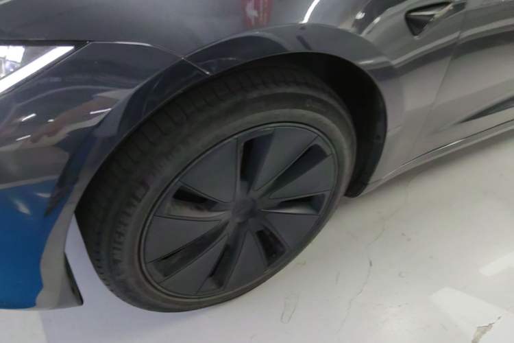 Used Tesla Model 3 2023 Rear-Wheel-Drive Version Exterior 4